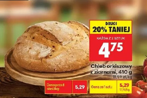 Chleb orkiszowy z ziarnami