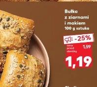 Bułka z ziarnami i makiem