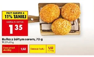 Bułka z żółtym serem