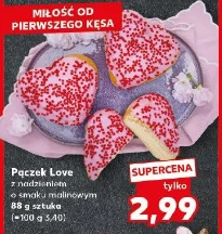Pączek Love z nadzieniem o smaku malinowym