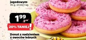 Donut z nadzieniem z owoców leśnych