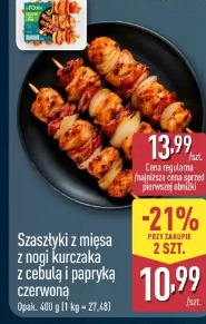 Szaszłyki z mięsa z nogi kurczaka z cebulą i papryką czerwoną