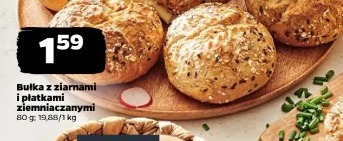 Bułka z ziarnami i płatkami ziemniaczanymi