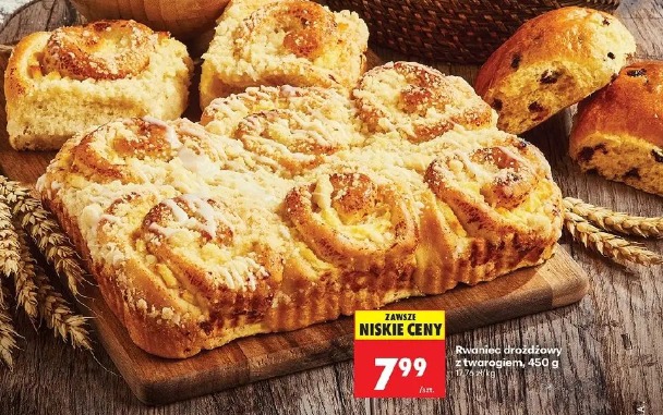 Rwaniec drożdżowy z twarogiem