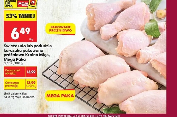 Świeże uda lub podudzie kurczaka pakowane próżniowo