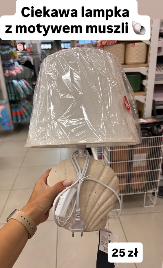 Ciekawa lampka z motywem muszli
