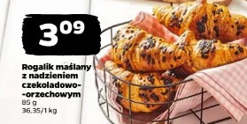 Rogalik maślany z nadzieniem czekoladowo-orzechowym