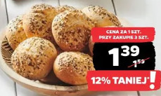 Bułka z ziarnami i płatkami ziemniaczanymi