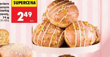 Pączek z nadzieniem o smaku różanym i skórką pomarańczową