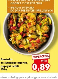Surówka ze świeżego ogórka, papryki i chili