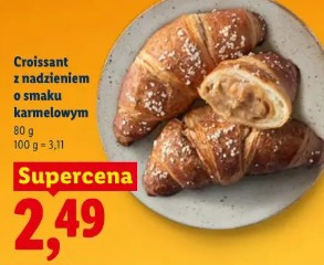 Croissant z nadzieniem o smaku karmelowym