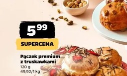 Pączek premium z truskawkami