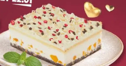 Sernik z brzoskwiniami