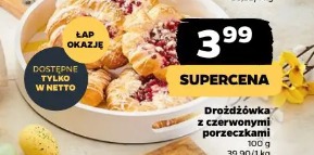 Drożdżówka z czerwonymi porzeczkami