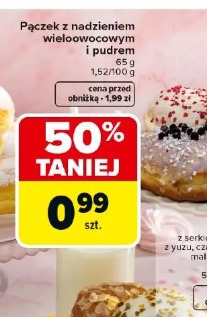 Pączek z nadzieniem wieloowocowym i pudrem