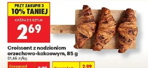 Croissant z nadzieniem orzechowo-kakaowym