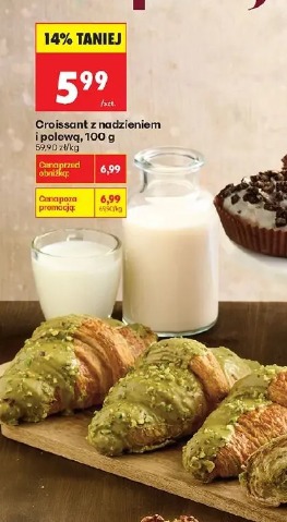 Croissant z nadzieniem i polewą