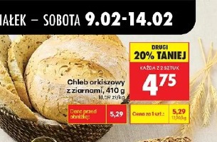 Chleb orkiszowy z ziarnami