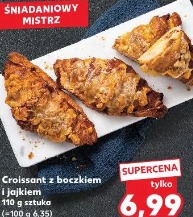 Croissant z boczkiem i jajkiem